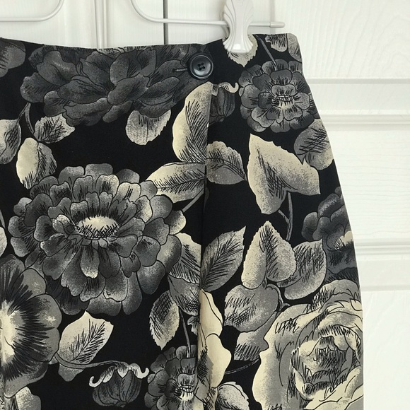 Jones New York Floral Pencil Skirt Size 8P EUC - Picture 8 of 15
